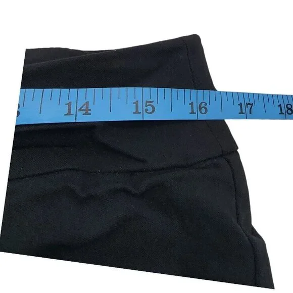 Chicos Shorts Womens Size 1.5 Short Perfect Stretch Bermuda Pull On Black - Picture 5 of 8